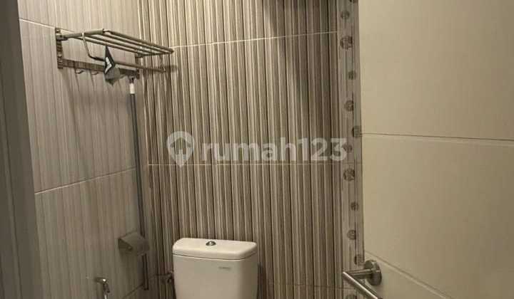 Dijual Rumah Mewah 2 Lantai dengan Kolam Renang Pribadi 2