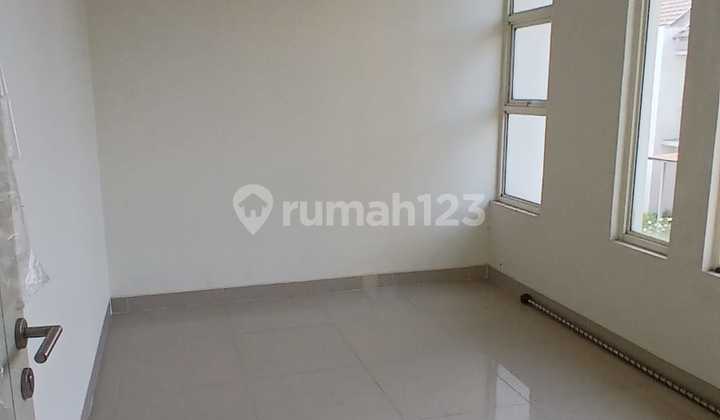 Dijual Rumah 2 Lantai Siap Huni dan Nayaman Akses Dekat