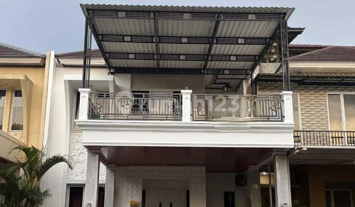 Dijual Rumah Mewah 2 Lantai dengan Kolam Renang Pribadi