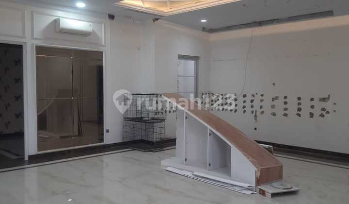 Dijual/Disewakan Rumah Mewah 2 Lantai Dekat dengan Segala Akses