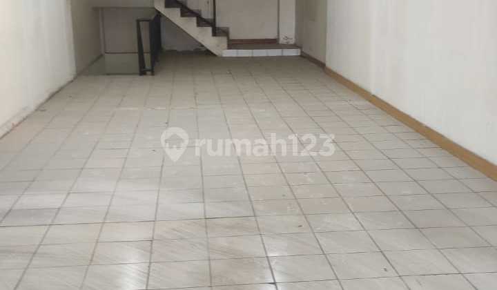 For Rent: 3-Story Shophouse with Spacious Parking Lot in Duren Sawit. East Jakarta. 2