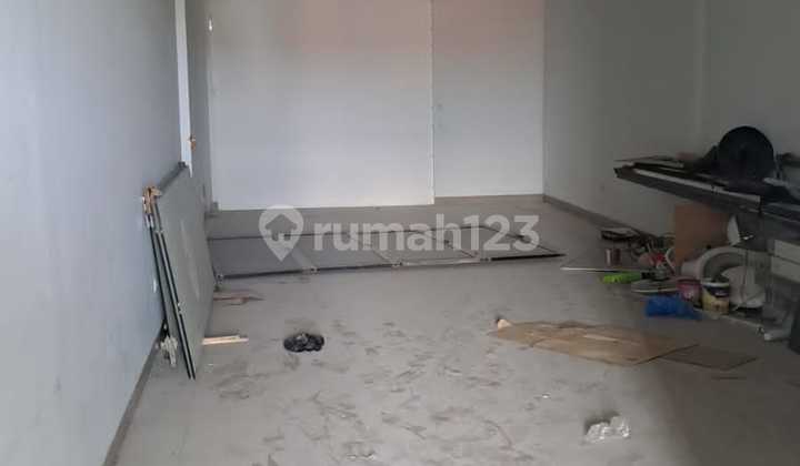 For rent 2 adjacent shophouses in Jatiwaringin, Pondok Gede. Bekasi City. 2