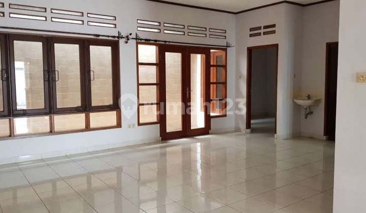 Jual Cepat Rumah di Jl. Taman Wijaya Kusuma Raya Blok E No.6-7 LT 250M2 LB 170M² - Cilandak, Jakarta Selatan Jual Cepat Rumah di Jl. Taman Wijaya Kusuma Raya Blok E No.6-7 LT 250M2 LB 170M² - Cilandak, Jakarta Selatan