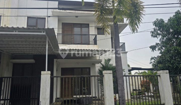Disewakan Rumah 2 LT di Dalam Cluster Aralia Harapan Indah Bekasi