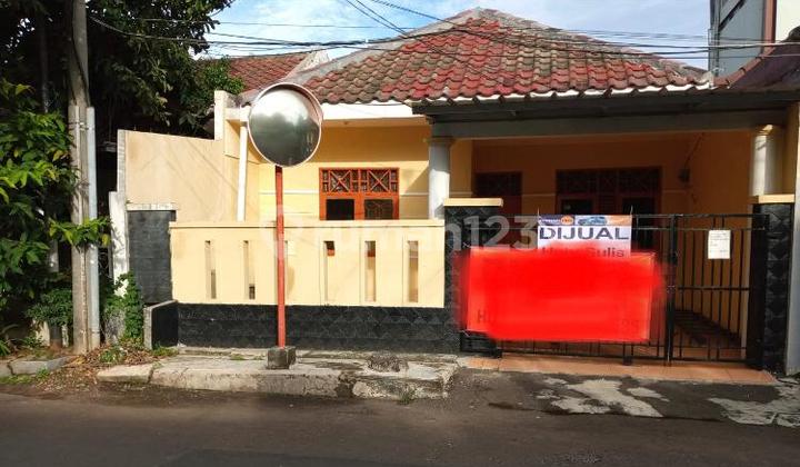For Sale Ready-to-Occupy House in Duta Harapan Housing Complex, Bekasi For Sale Ready-to-Occupy House in Duta Harapan Housing Complex, Bekasi