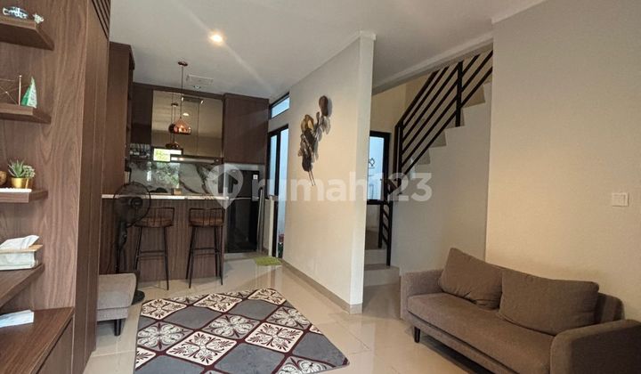 Disewakan Rumah 2 Lantai Full Furnished di Summarecon Crown Gading 2
