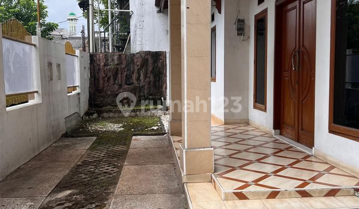 Disewakan Rumah 2 Lantai di Duren Sawit Jakarta Timur 2