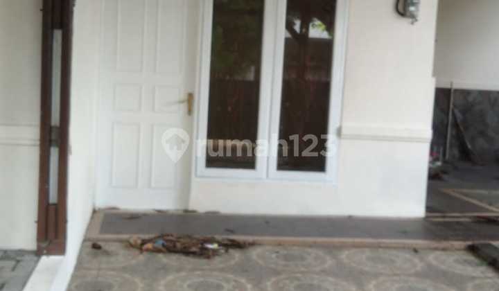 Disewakan Rumah Strategis di Duta Bumi Bekasi 2