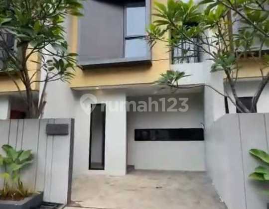 Rumah 2 Lantai Bebas Banjir Lokasi Strategis 1