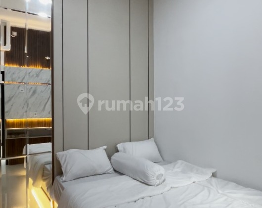 Rumah Mewah Desain American Clasic Harga Murah