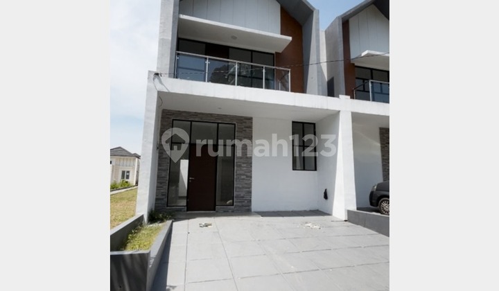 Rumah 2 Lantai Tanpa Bi Chaking Dekat Akses Tol dan Stasiun