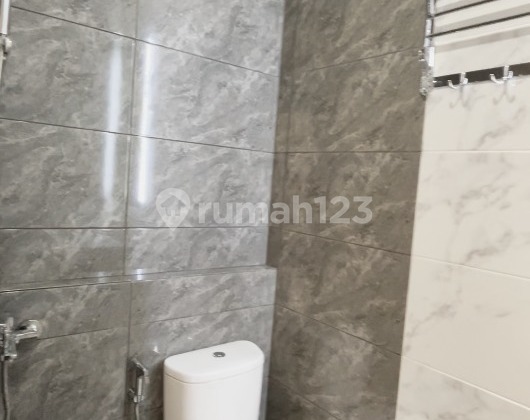 Rumah 2 Lantai Bebas Banjir Lokasi Strategis