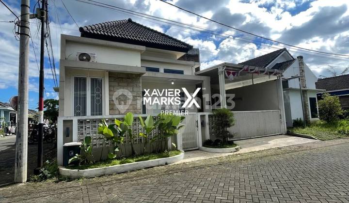 Minimalist 1-Story House Near Abdurachman Pakis Airport, Malang