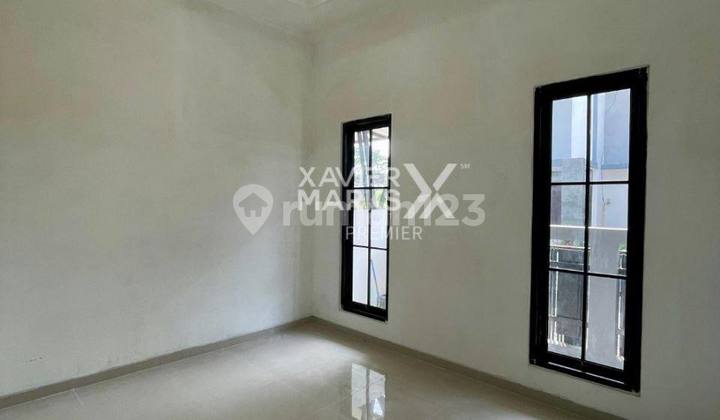 2-Story House with 4 Bedrooms in Pandanwangi, Sulfat, Malang 2