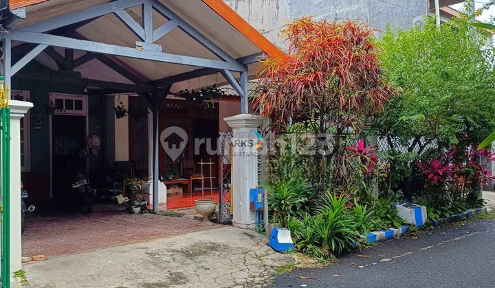 Rumah Klasik di Daerah Jalan Tata Surya Tlogomas Lowokwaru Malang 1