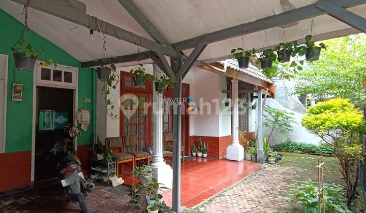 Rumah Klasik di Daerah Jalan Tata Surya Tlogomas Lowokwaru Malang 2