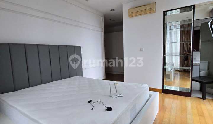 Apartemen Residence 8 Senopati 3 BR Lokasi Strategis di Jakarta Selatan