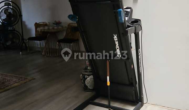 Nice 2.5-Story House Ready to Occupy in Kebayoran Village Sector 7-Bintaro, South Tangerang 2