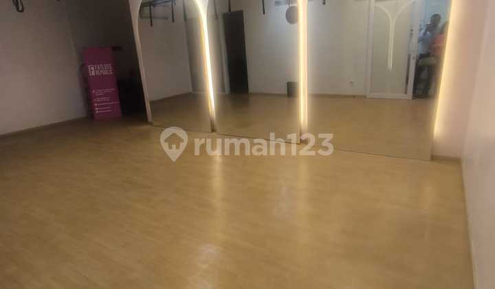 Ruko Bagus Compounding Space Area Komersial Lokasi Strategis di Metro Pondok Indah, Jakarta Selatan