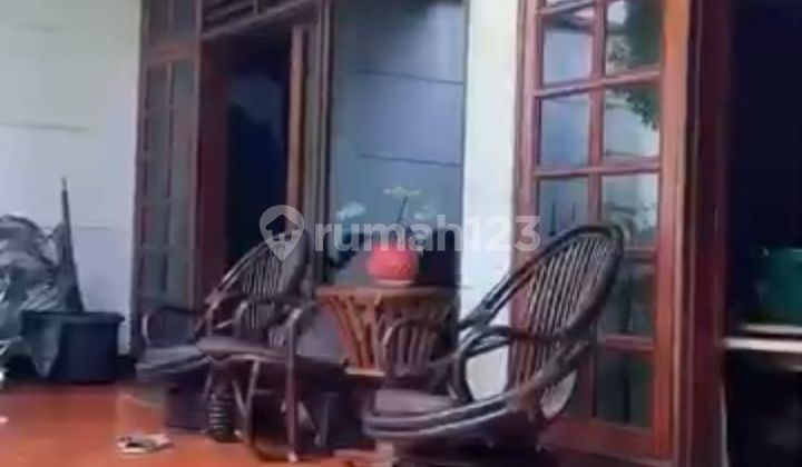 Rumah Luas Terawat Lokasi Strategis di Menteng, Jakarta Pusat