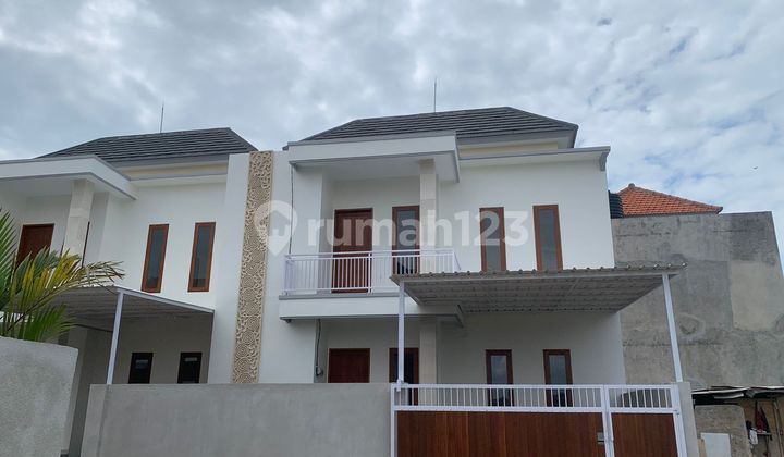 Rumah, 2 Lantai, SHM, Dekat Tempat Wisata, di Sidakarya