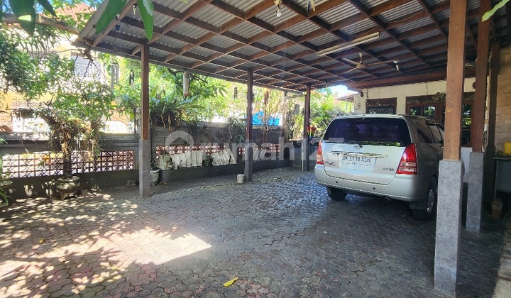 For Sale, Large Land House, Corner Position with Access to 2 Roads, in Gatsu Area, Denpasar. Also Suitable for Office Use Due to Its Very Strategic Location in the Center of Denpasar City. 2