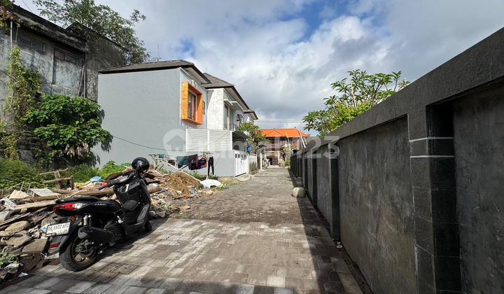 Dijual Rumah Baru Siap Huni di Wr Supratman, Denpasar. Lokasi Sangat Strategis Dekat Jalan Utama 2