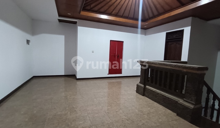 Disewakan Rumah Lantai 3 Daerah Padang Sambian Kaja. Cocok untuk Usaha 2