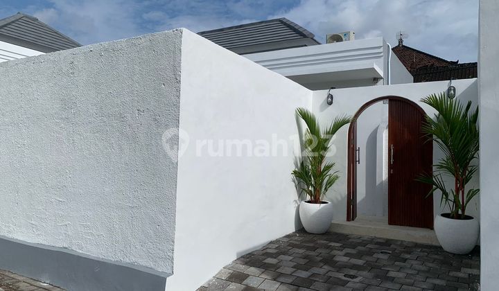 Full Furnished, Villa, Dekat Pusat Perbelanjaan, tersedia Kolam Renang Pribadi