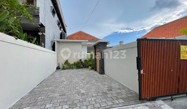 Villa for Rent with Minimalist Concept in Padonan, Canggu, Badung Strategic Location Close to Atlas Beach Fest, Jungle Padel, Berawa Beach