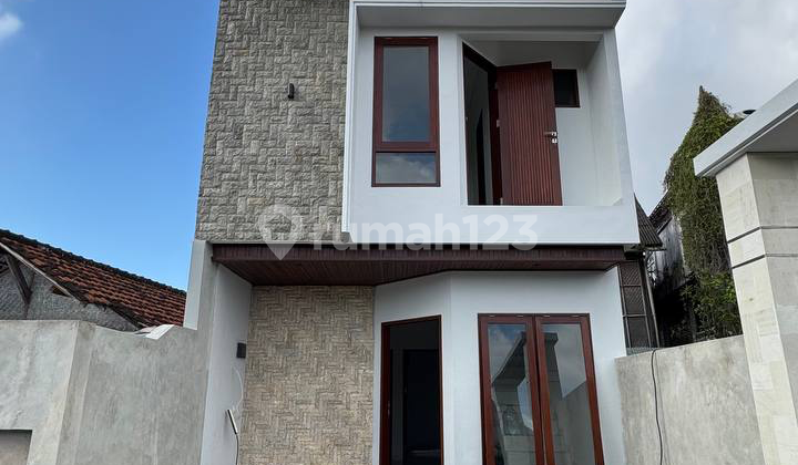 Dijual Rumah Baru Siap Huni di Wr Supratman, Denpasar. Lokasi Sangat Strategis Dekat Jalan Utama