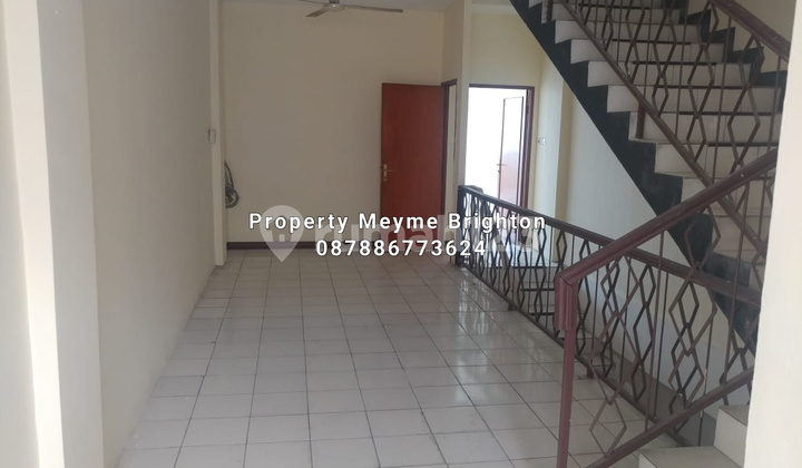 3.5 Story Shophouse Suitable for Business, Strategically Located in Margonda Business Center, Depok. 2