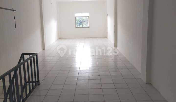 3-Storey Shophouse Suitable for Business in Sukmajaya Depok 2