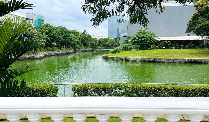 Rumah Bukit Golf Mediterania di Pantai Indah Kapuk 2