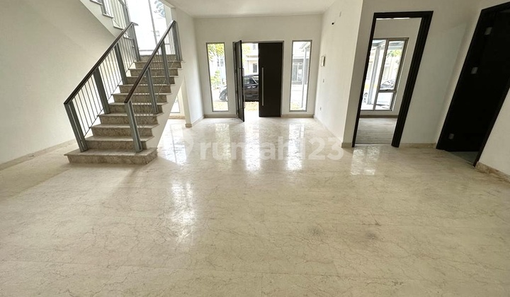 Rumah di Golf Island di Pantai Indah Kapuk