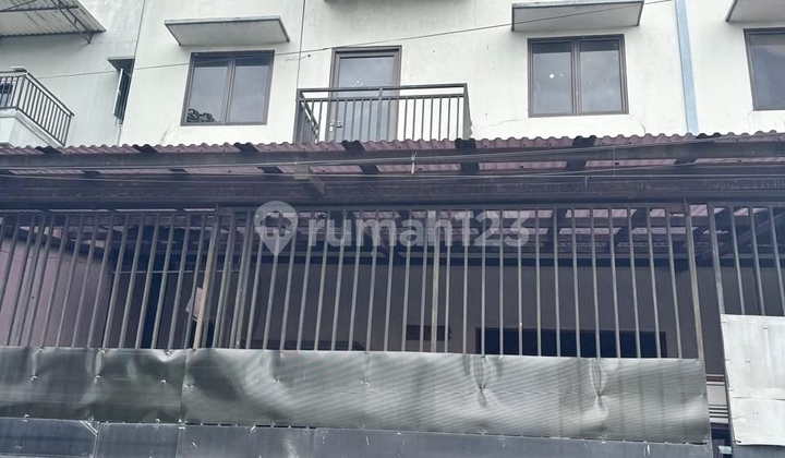 Ruko di Jelambar Jakarta Barat