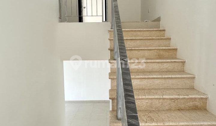 Rumah Pantai Indah Kapuk