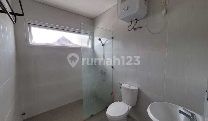 Dijual Rumah Mewah Full Furnishd di Masjid Agung Semarang 2