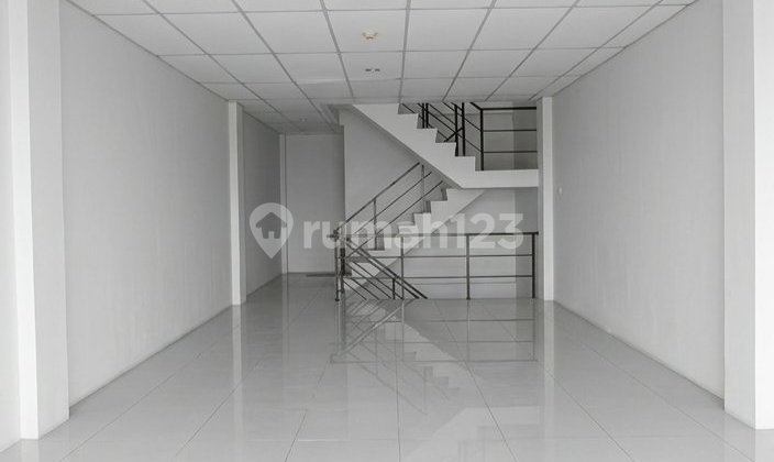 For Sale New Shop House 31/2 Floors in Duta Indah Sentoha Warehouse Area, Tangerang 2