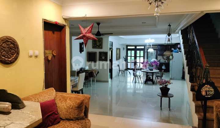 Dijual Rumah 2 Lt di Patra Tomang - Duri Kepa