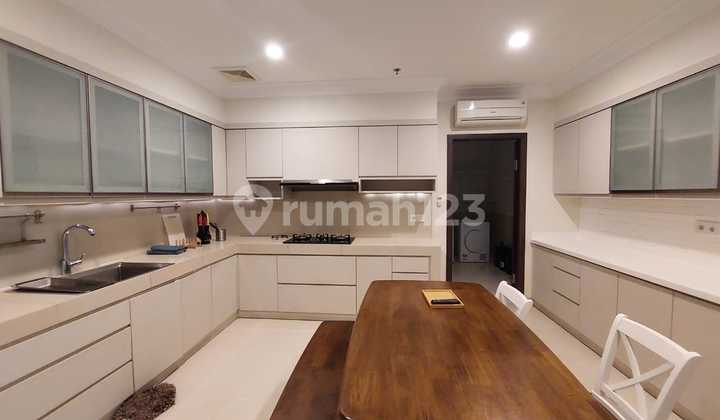 Ready-to-Occupy Unit at Pakubuwono Signature Apartment - Furnished 2