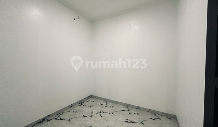 Rumah 2 Lantai Townhouse Jagakarsa 2