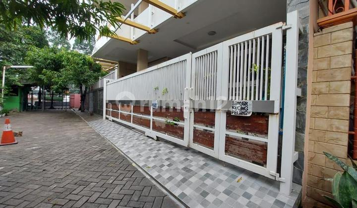 Dijual Murah Rumah Hoek 3 Lantai di Malaka Country Estate Pondok Kopi. 2