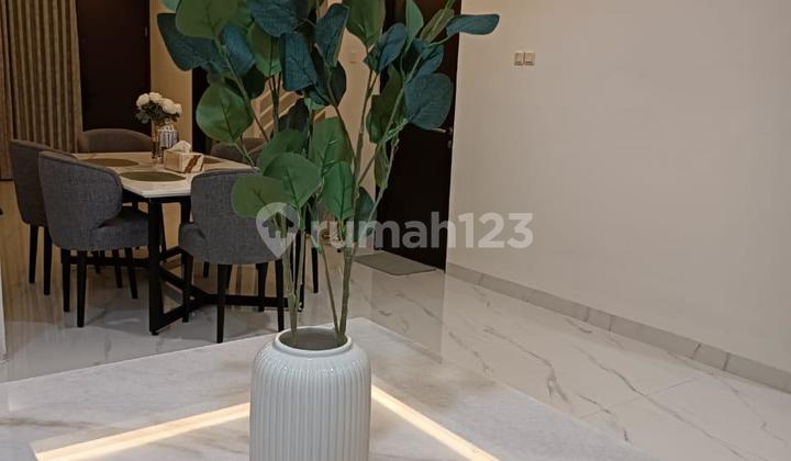 Dijual Rumah 2 Lantai Full Furnish di Jakarta Garden City