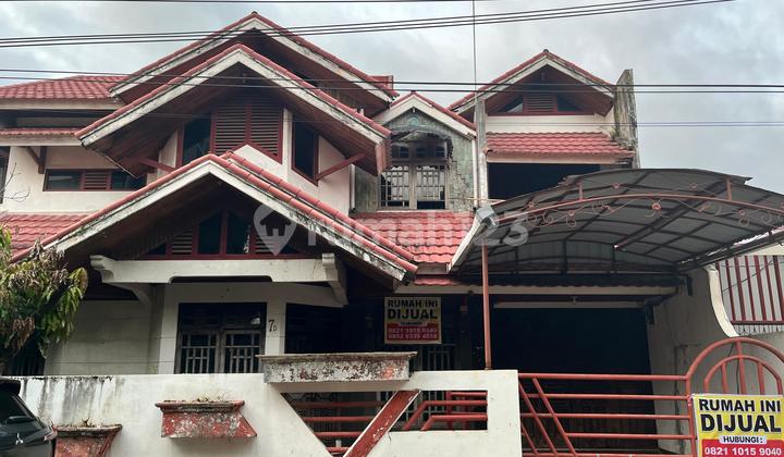 Dijual Rumah 3 Lt + 8 Pintu Kost Area Universitas Negeri Padang
