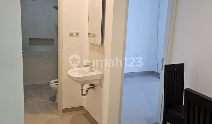 Jual Rumah 2 Lantai di Ctraland The Greenlake Surabaya 2