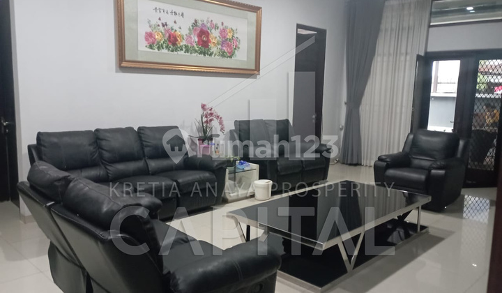 Rumah Tinggal Mewah di Mekar Wangi