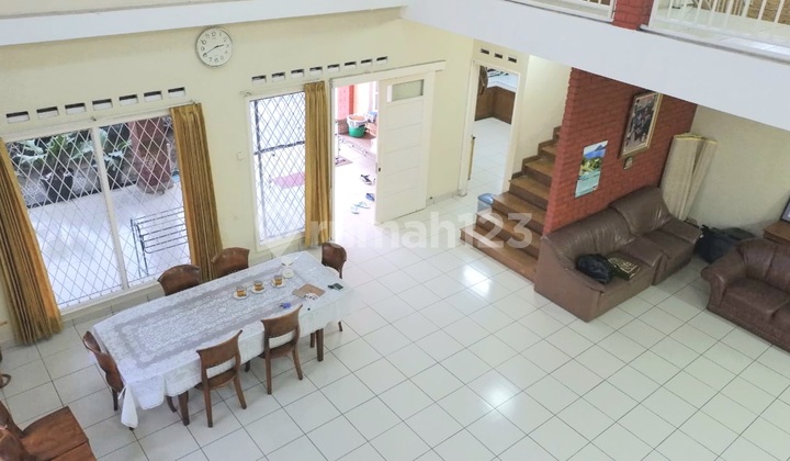 Dijual Villa Keren di Lembang Rumah Bagus SHM di Lembang