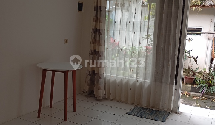 Rumah Besar 3 Kamar di Jl. Budhi Lokasi Strategis Halaman Luas 2