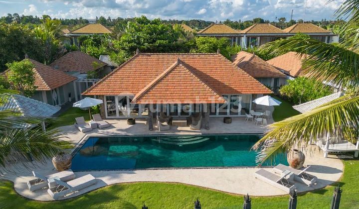 Hotel Bintang 5 View Pantai Laut Operasional Strategis di Gianyar